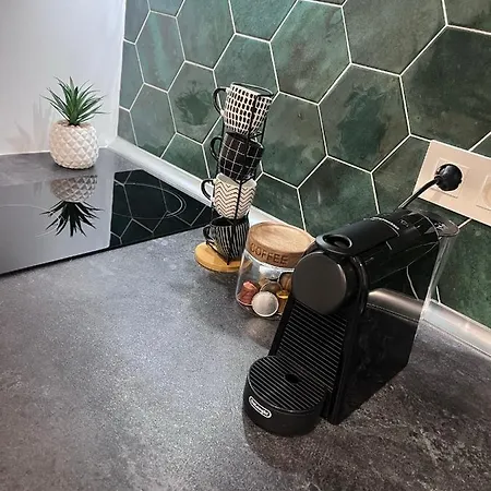 Estudio Bajo Con Piscina 公寓