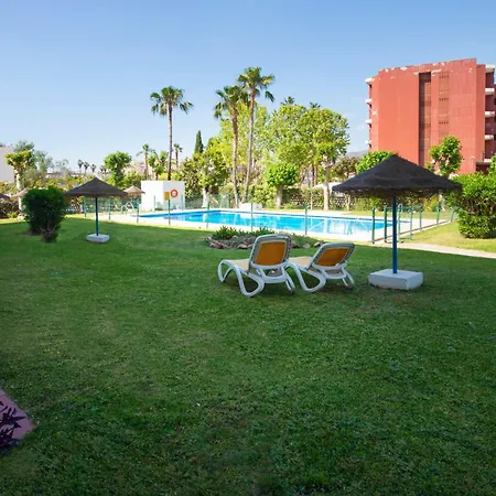 Estudio Bajo Con Piscina